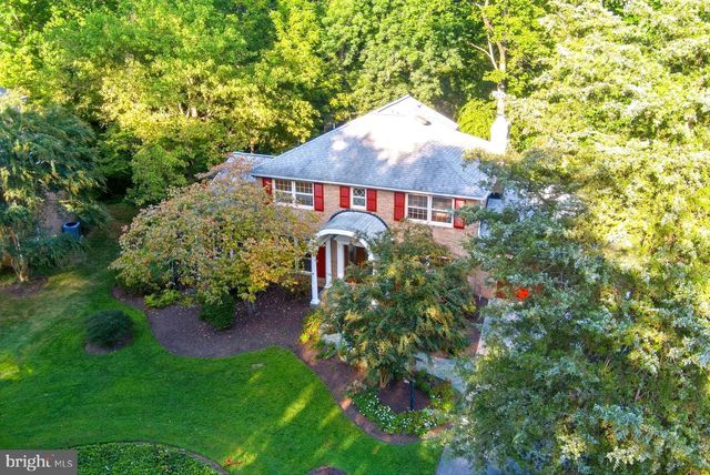 1560 FOREST VILLA LN, Mclean, VA 22101