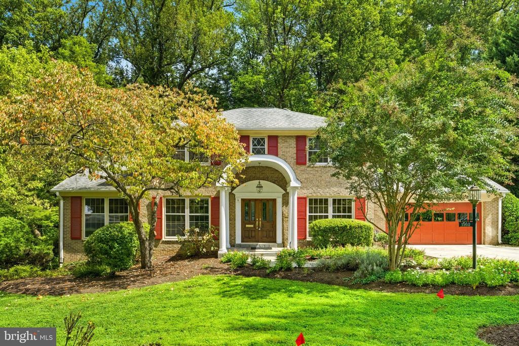 1560 FOREST VILLA LN, Mclean, VA 22101