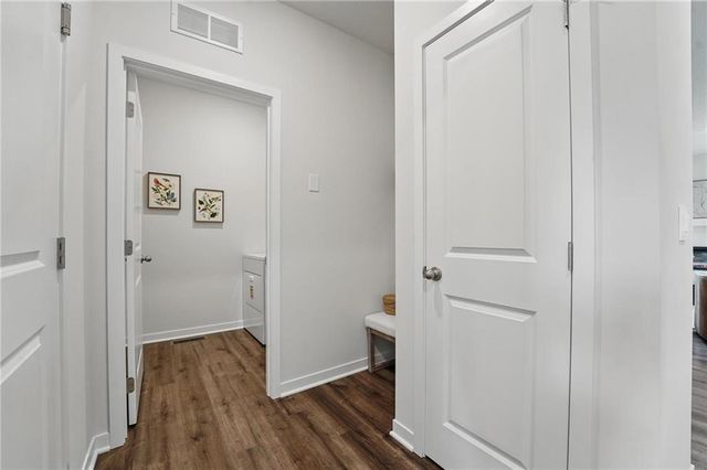 208 Lake Meadows Drive, Smithville, MO 64089