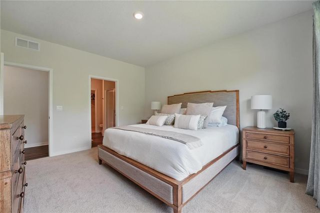 208 Lake Meadows Drive, Smithville, MO 64089