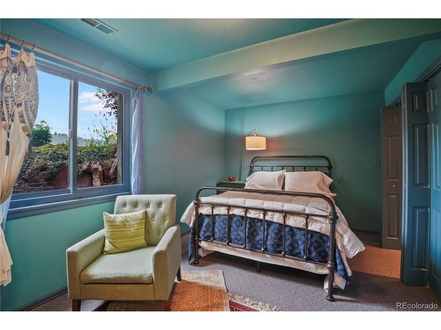 700 Owl Dr, Louisville, CO 80027