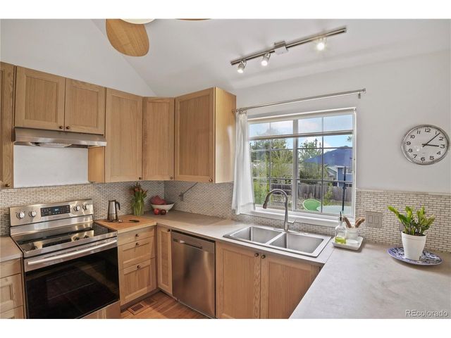 700 Owl Dr, Louisville, CO 80027