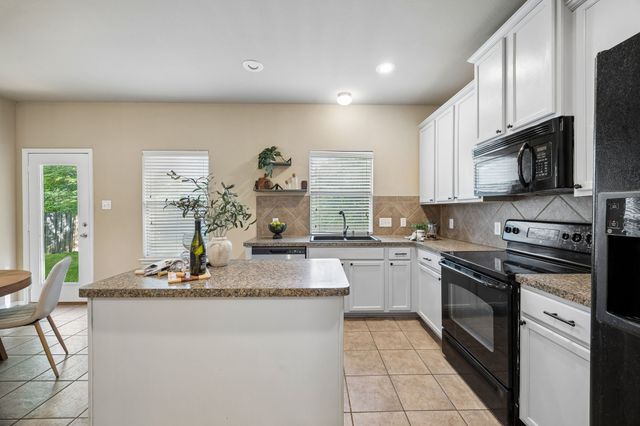 916 Starling Lane, Aubrey, TX 76227