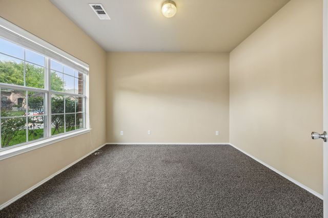 916 Starling Lane, Aubrey, TX 76227