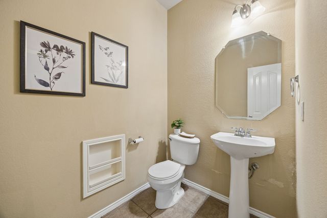 916 Starling Lane, Aubrey, TX 76227