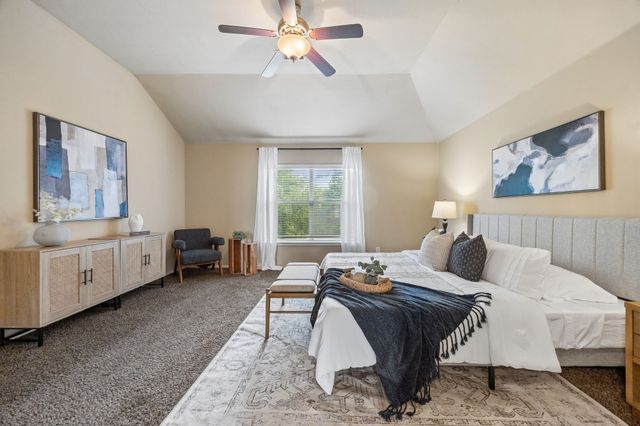 916 Starling Lane, Aubrey, TX 76227