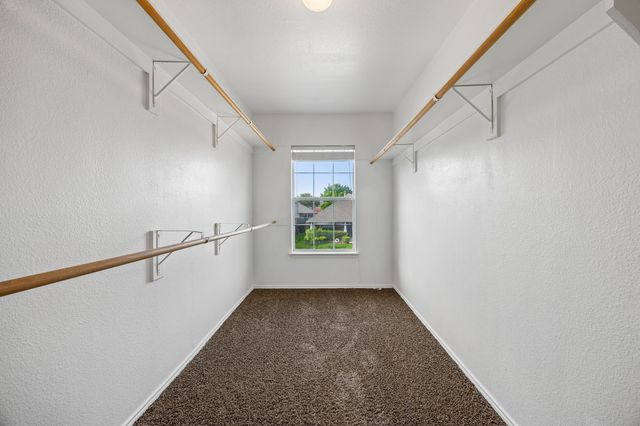 916 Starling Lane, Aubrey, TX 76227