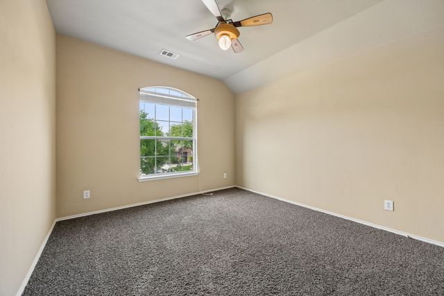 916 Starling Lane, Aubrey, TX 76227