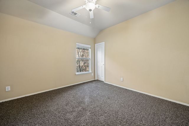 916 Starling Lane, Aubrey, TX 76227