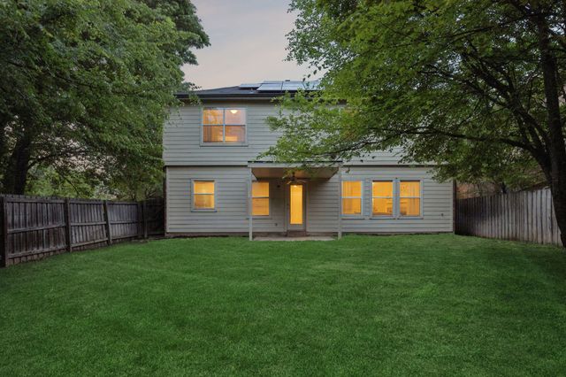 916 Starling Lane, Aubrey, TX 76227