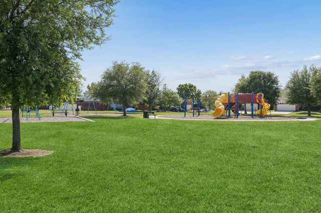 916 Starling Lane, Aubrey, TX 76227