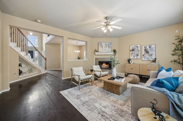 916 Starling Lane, Aubrey, TX 76227