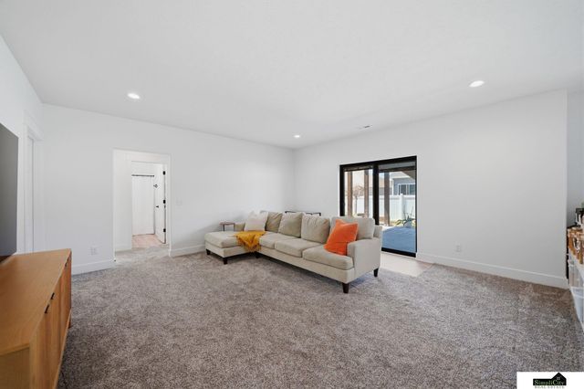 9505 Estela Avenue, Lincoln, NE 68516