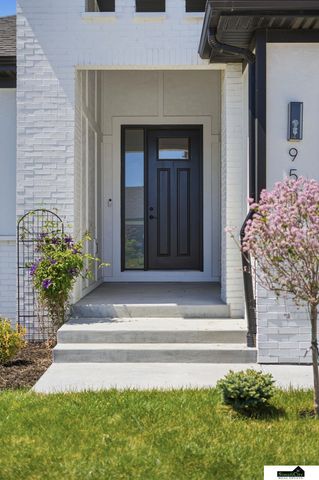 9505 Estela Avenue, Lincoln, NE 68516