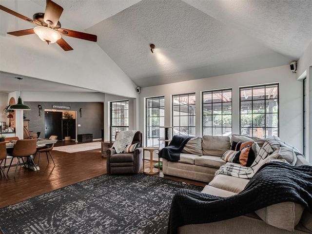 800 Rock Hollow Road, Edmond, OK 73034