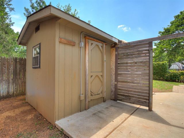 800 Rock Hollow Road, Edmond, OK 73034