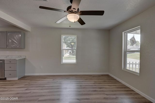 1729 S Minnesota Avenue, Joplin, MO 64804