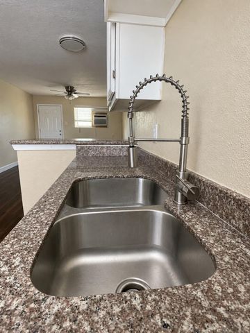 3906 Rotman Street 4, Houston, TX 77003