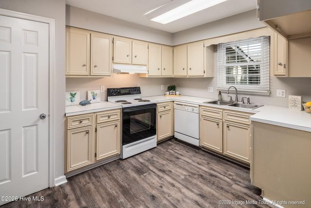32 Scott Street, Greenville, NC 27858