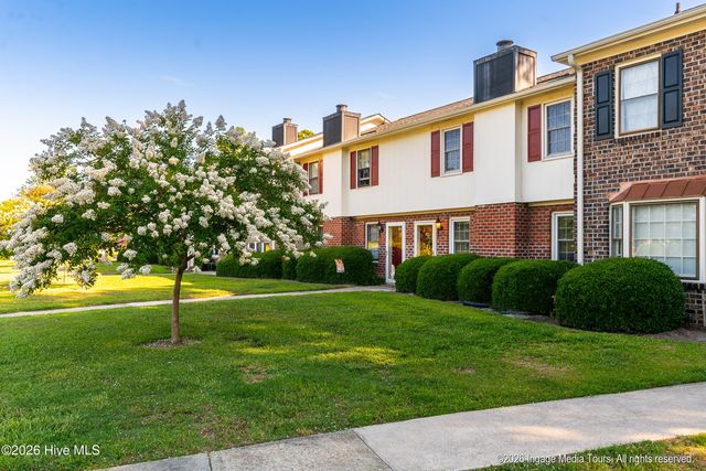 32 Scott Street, Greenville, NC 27858