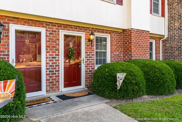32 Scott Street, Greenville, NC 27858