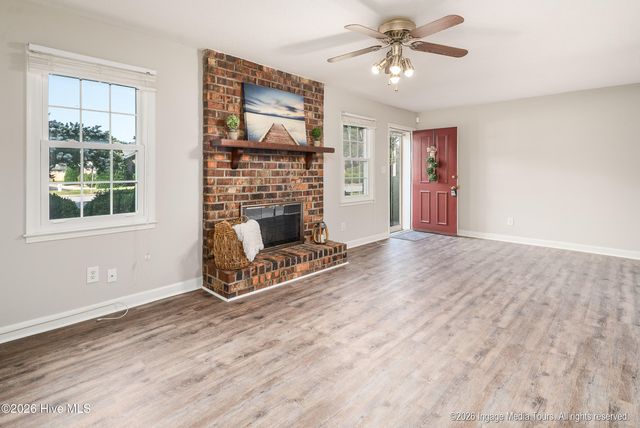 32 Scott Street, Greenville, NC 27858