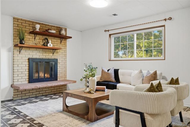 391 S Tucson Way, Aurora, CO 80012