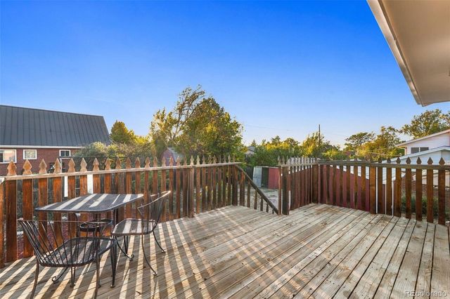 391 S Tucson Way, Aurora, CO 80012