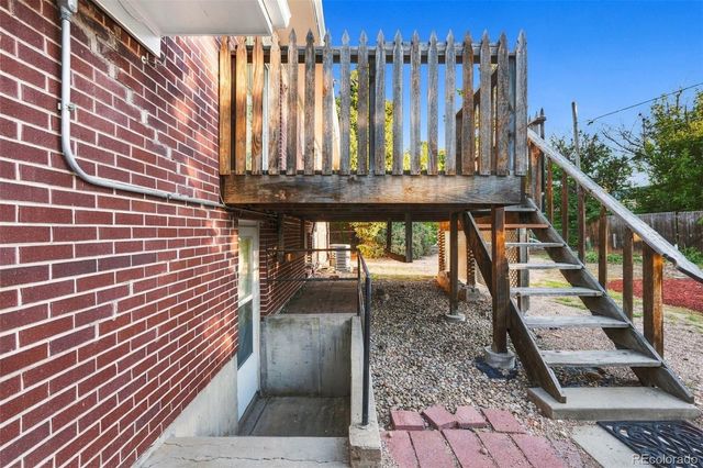 391 S Tucson Way, Aurora, CO 80012