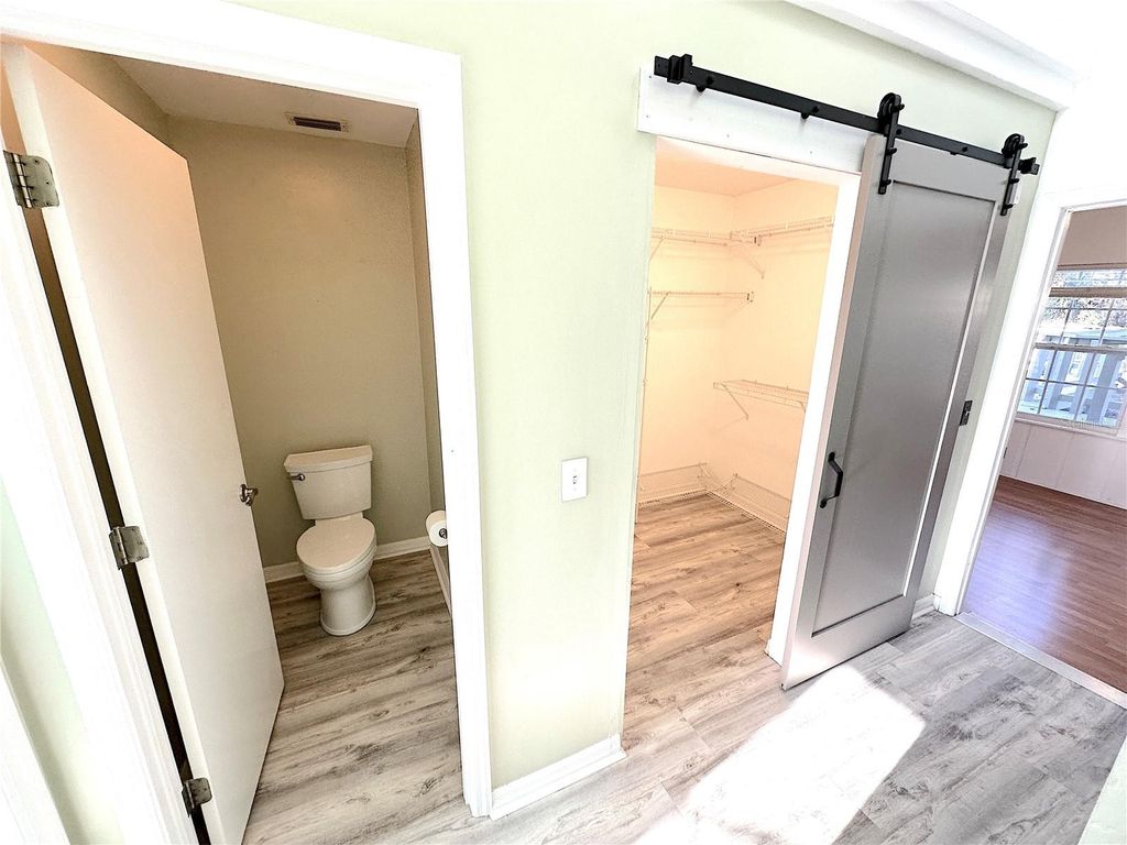 Image 12 of property listing at 4151 NW 59TH TERRACE, Gainesville, FL 32606