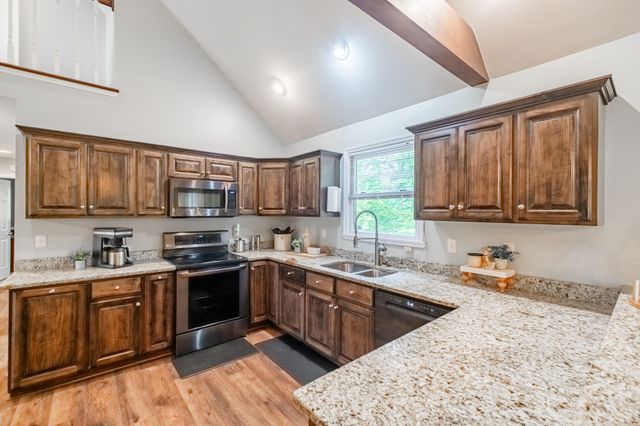 255 Flora Ln, Manchester, TN 37355