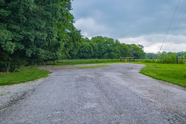 255 Flora Ln, Manchester, TN 37355
