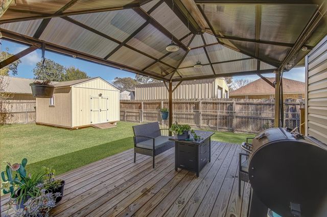 108 Merritt Street, Dayton, TX 77535