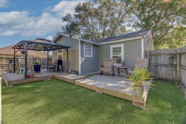 108 Merritt Street, Dayton, TX 77535