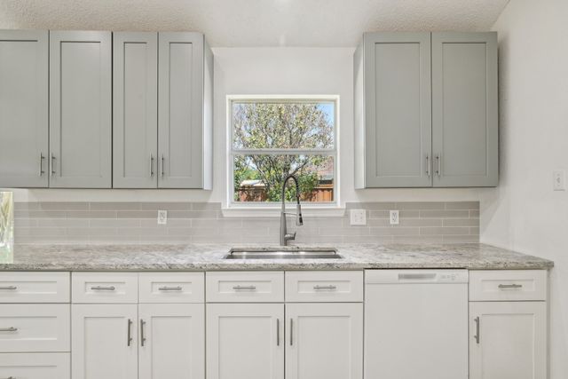7610 Yorkmeadow Drive, Arlington, TX 76001