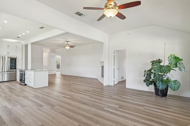 7610 Yorkmeadow Drive, Arlington, TX 76001