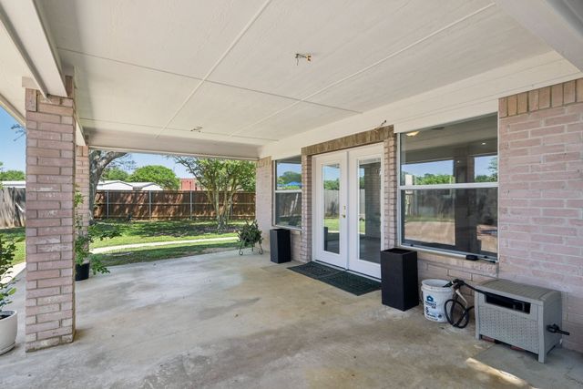 7610 Yorkmeadow Drive, Arlington, TX 76001