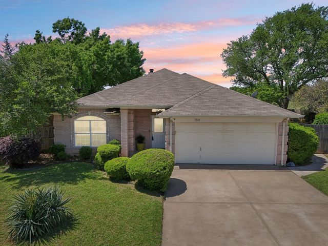 7610 Yorkmeadow Drive, Arlington, TX 76001