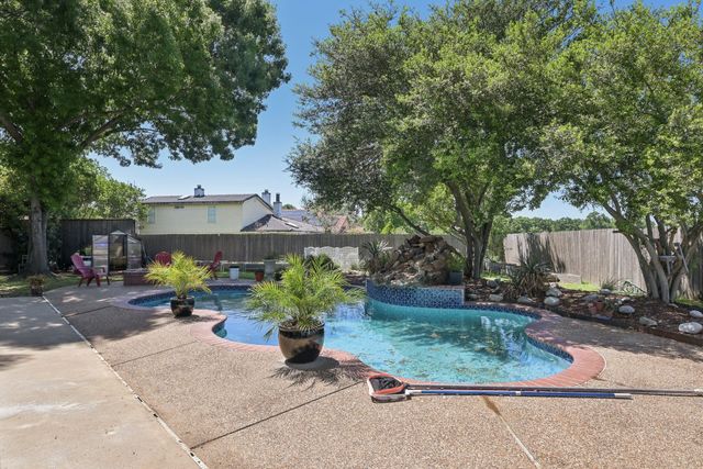7610 Yorkmeadow Drive, Arlington, TX 76001
