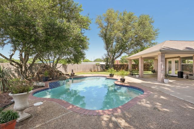 7610 Yorkmeadow Drive, Arlington, TX 76001