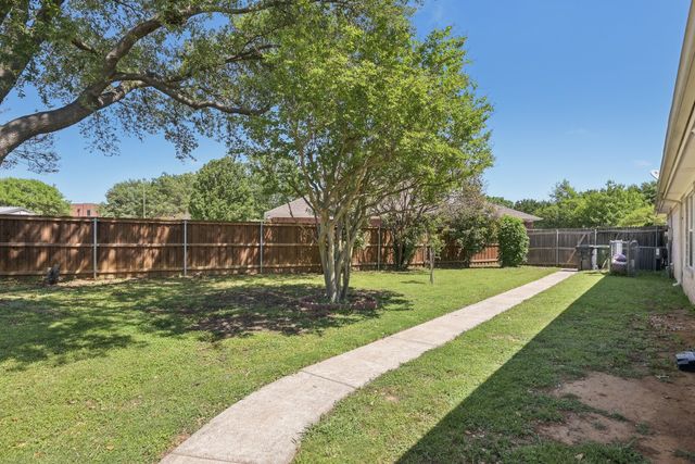 7610 Yorkmeadow Drive, Arlington, TX 76001
