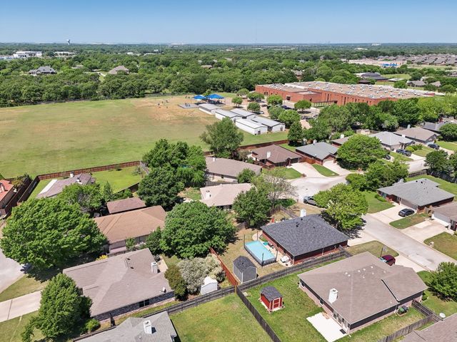 7610 Yorkmeadow Drive, Arlington, TX 76001