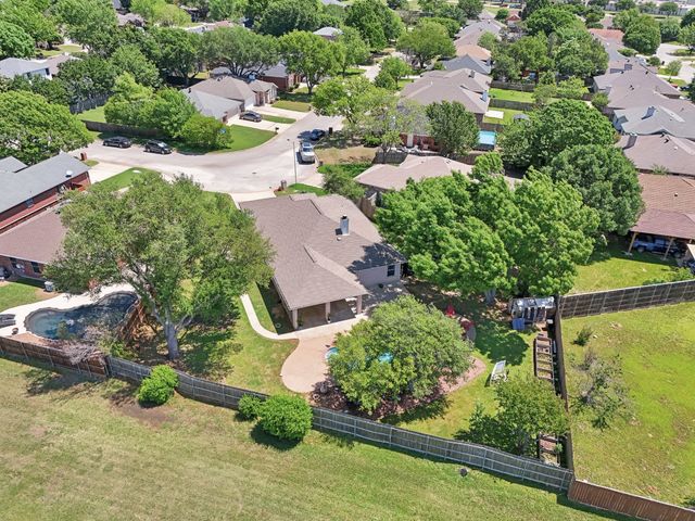 7610 Yorkmeadow Drive, Arlington, TX 76001
