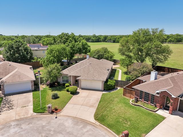 7610 Yorkmeadow Drive, Arlington, TX 76001
