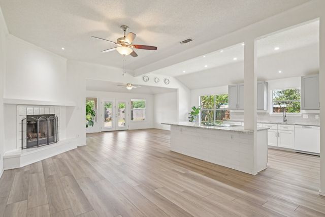 7610 Yorkmeadow Drive, Arlington, TX 76001