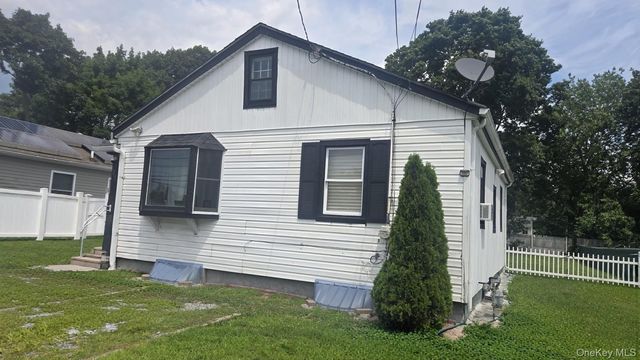 187 Crooked Hill Road, Brentwood, NY 11717