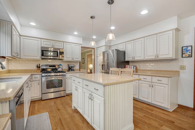 1871 Allen Drive, Geneva, IL 60134