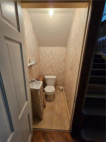 409 N Esplanade Street, Leavenworth, KS 66048