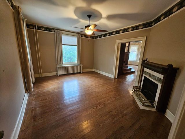 409 N Esplanade Street, Leavenworth, KS 66048