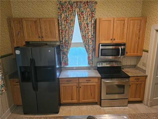 409 N Esplanade Street, Leavenworth, KS 66048